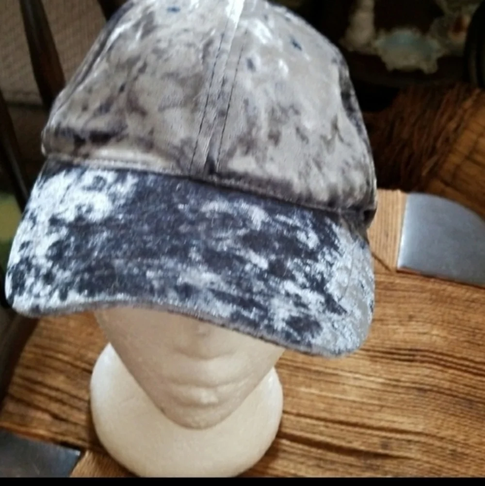 Blue Crushed Velvet snapback‎ cap NWT